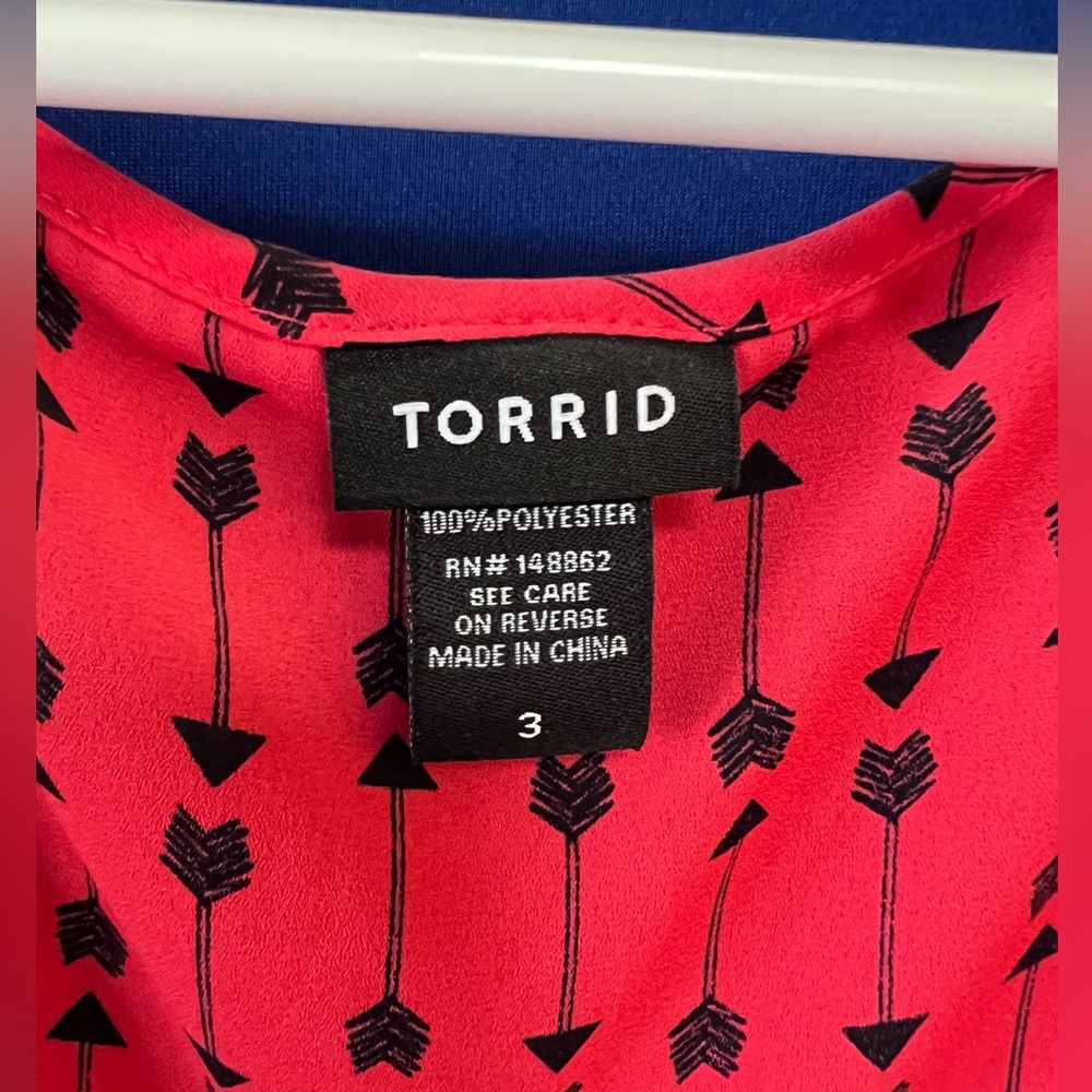 Torrid patterned tunic length tank w/pocket - Picture 3 of 5